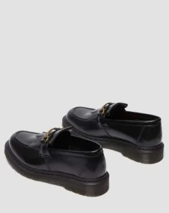 Adrian Snaffle Smooth-läderloafers med tofs in Svart
