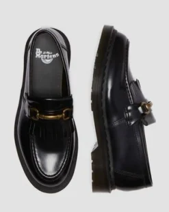 Adrian Snaffle Smooth-läderloafers med tofs in Svart