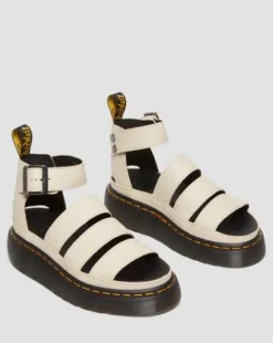 Clarissa II Pisa-läder plattformssandaler med remmar in Pergament Beige