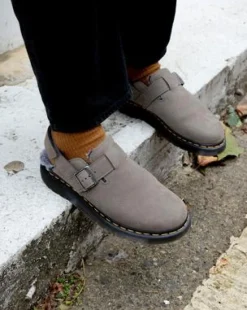 Jorge II fuskpälsfodrade mules in Nickel Grey