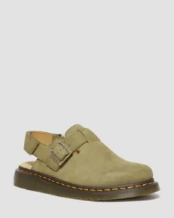 Jorge II mules i tumlat nubuckläder och bakre rem in Muted Olive