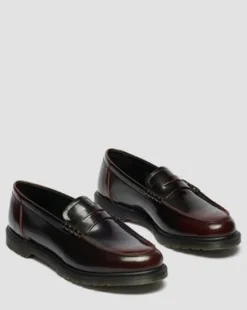 Mayfare-loafers i Rub Off-läder in Cherry Red