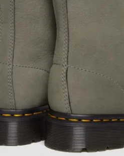 1460 Serena fuskpälsfodrade snörkängor i Nubuck-läder in Nickel Grey